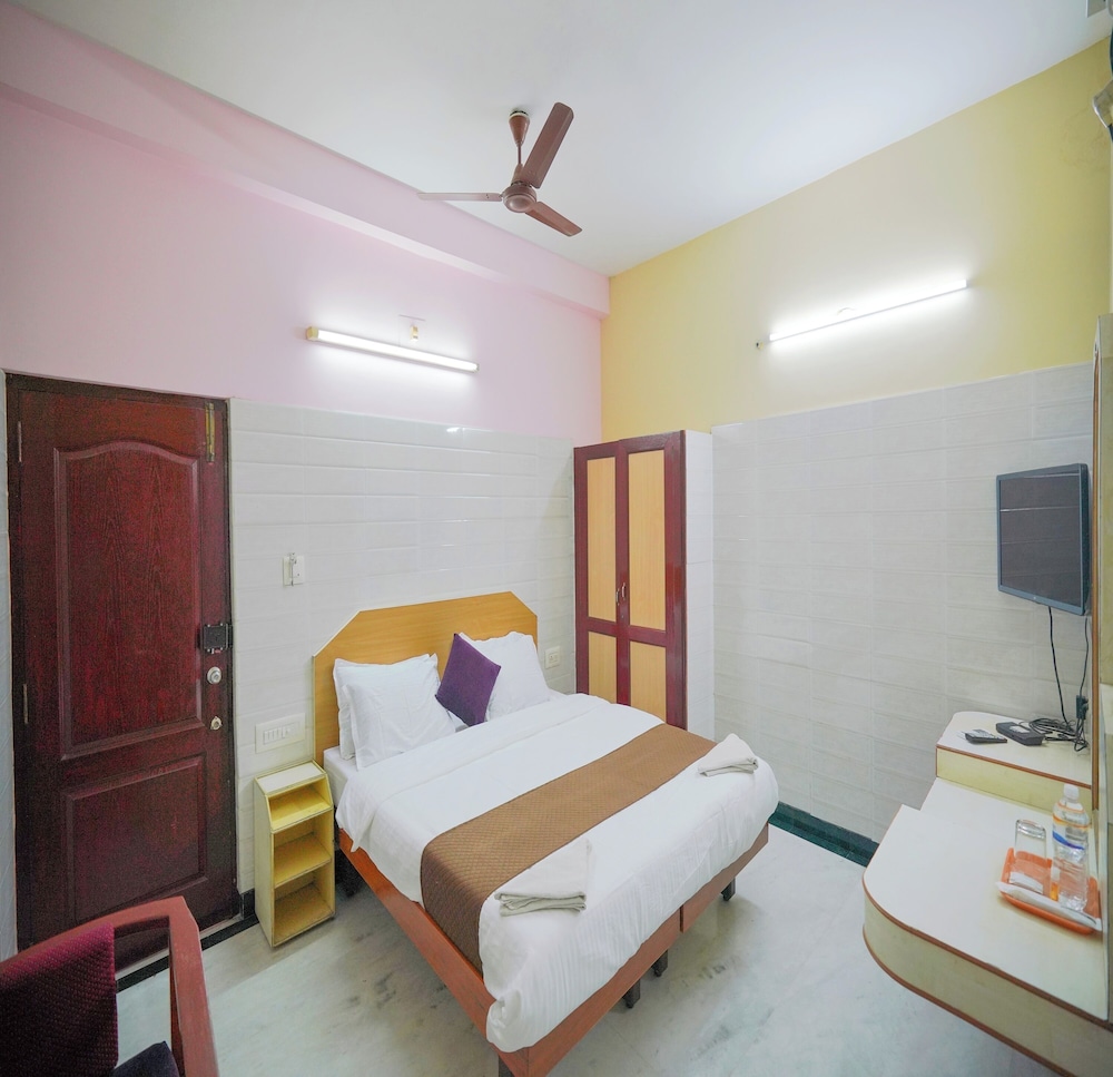 Maruthi Residency