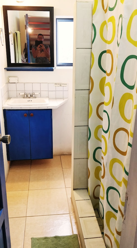 Bananaquit Apartments