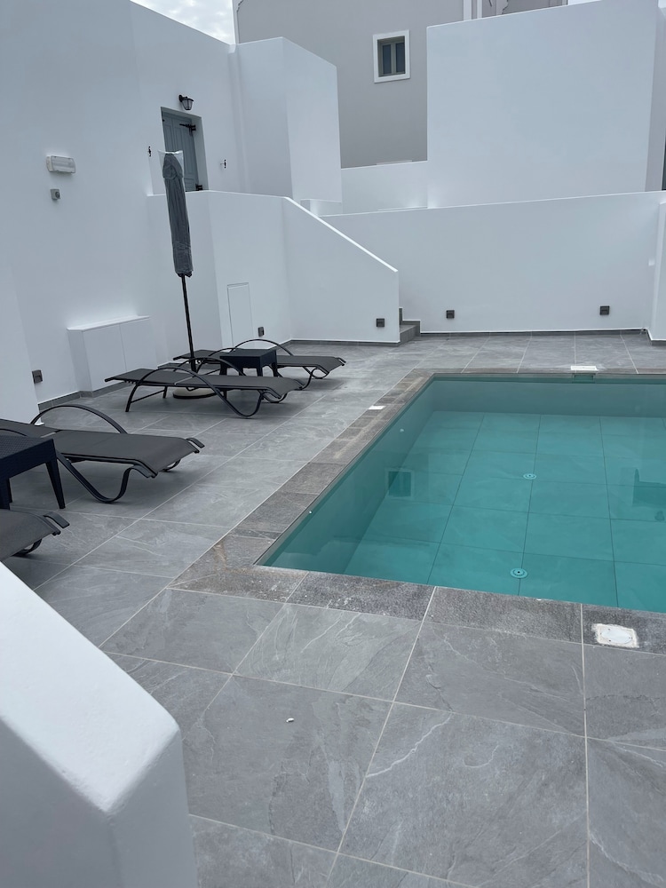 Tarelis Beach Apartments & Studios