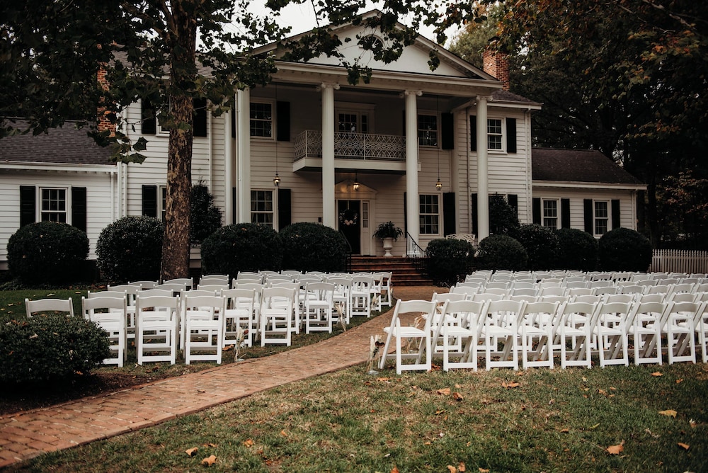 The Virginia Cliffe Inn
