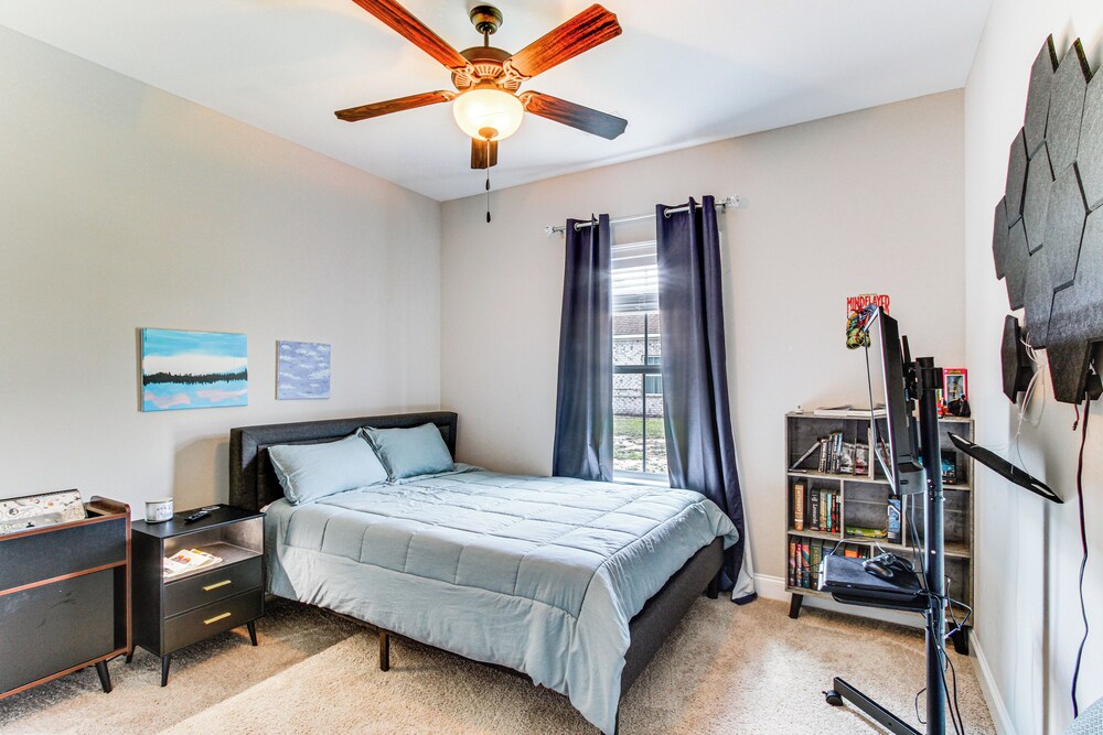 4 Mi to Dtwn: Stylish Home w/ Large Yard in Dothan