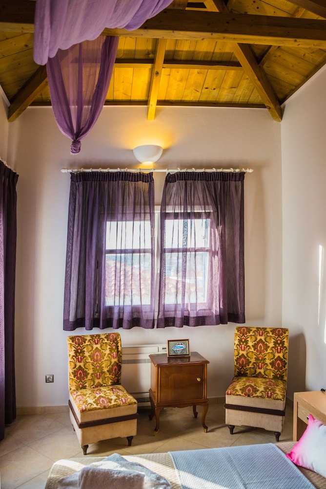 Castri Village - Kythira Quality Resort