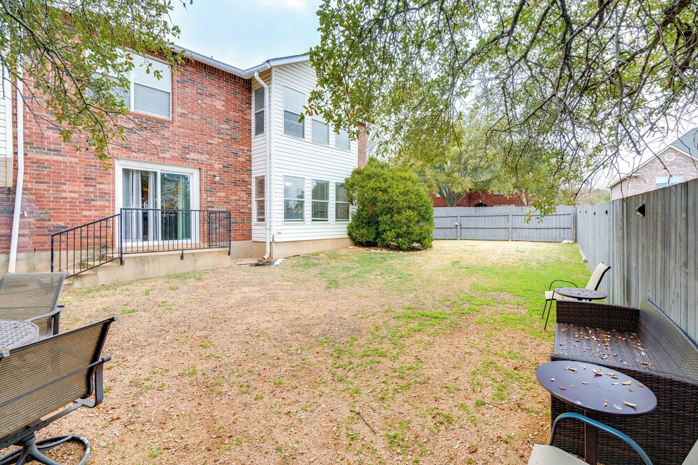 6 Mi to Lake Travis: Spacious Cedar Park Home!