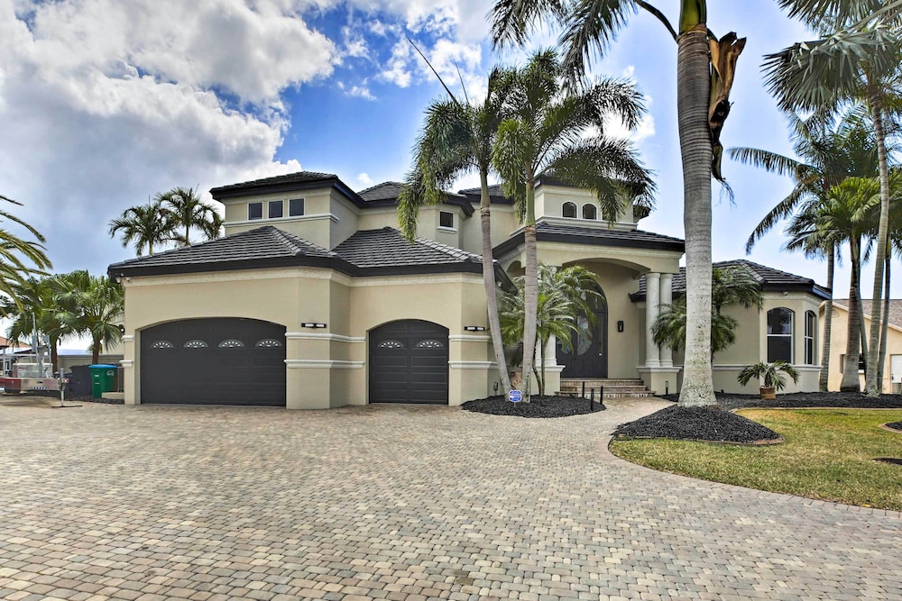 Luxe Cape Coral Escape w/ Boat Dock + Cabana!, photo 38