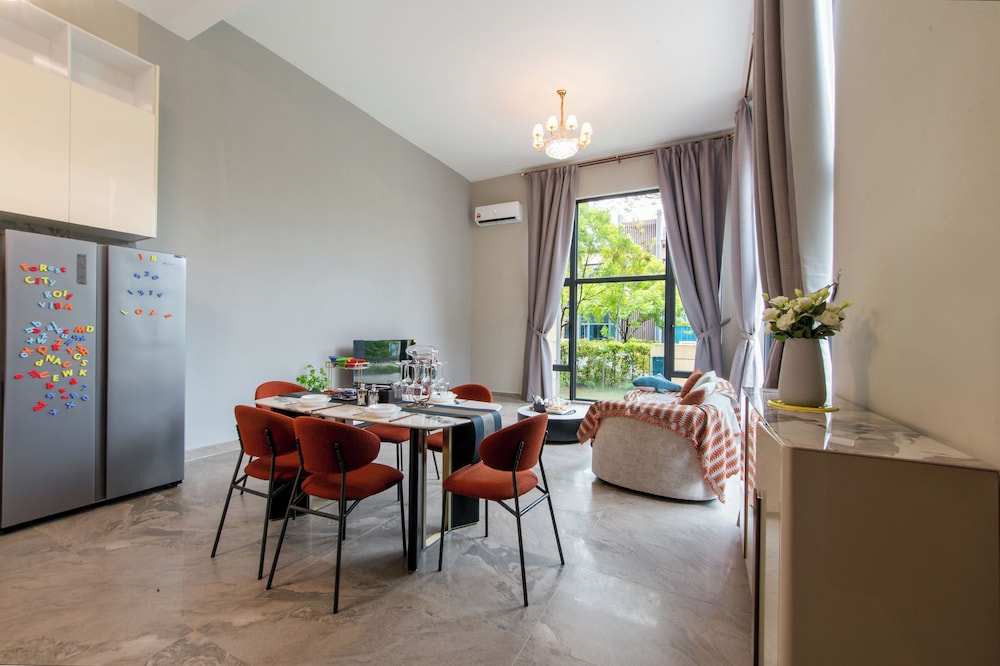 Forest City Golf Villa by A & Home Party