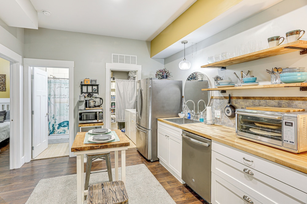 6 Mi to Downtown: Apartment in Chattanooga!