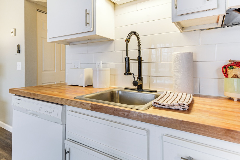 Near Attractions & Shows: Branson Updated Condo