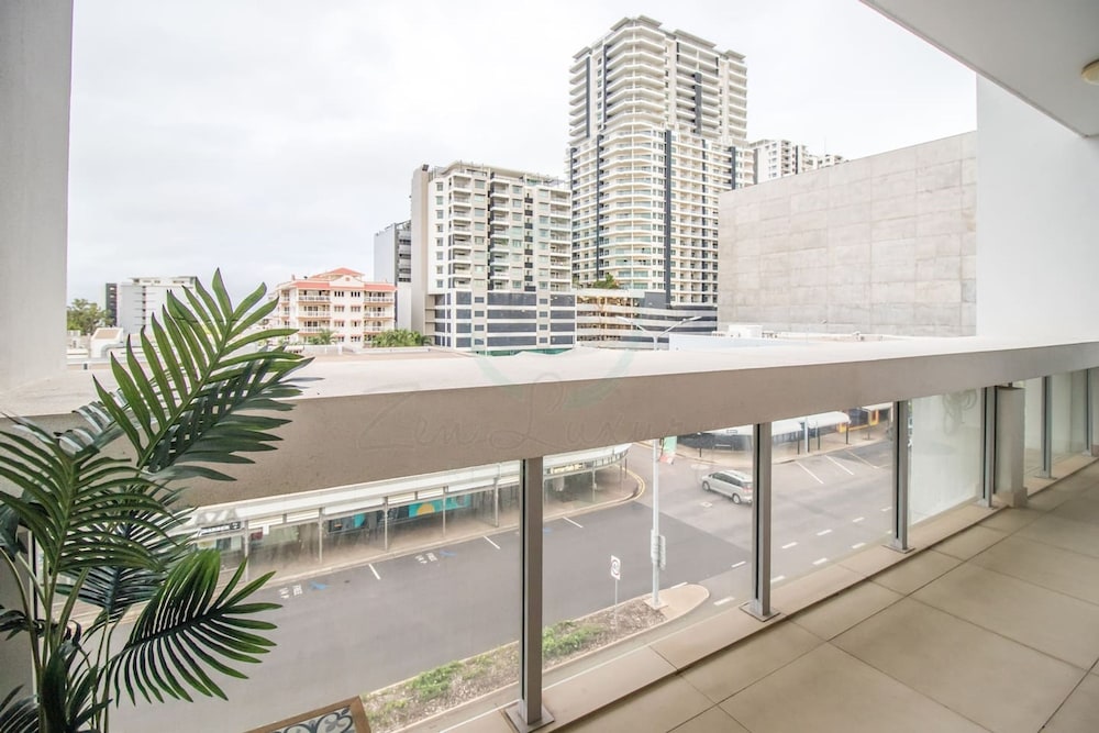 City Skyline Escape Office Parking Pool - Image 5