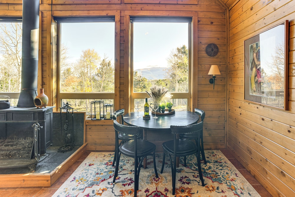 Hot Tub & Peak Views: Cripple Creek Cabin