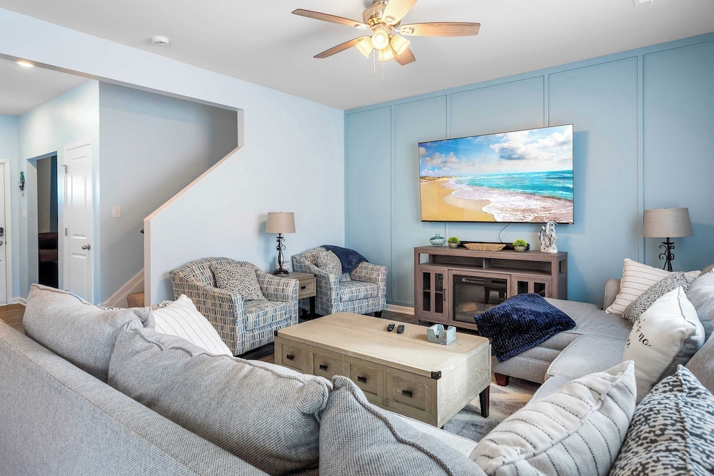 Schooner Landing 2 Sleeps 12