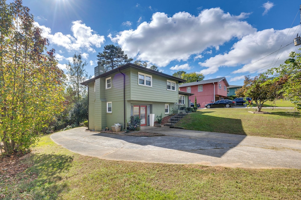 5 Mi to Trussville: Birmingham Home w/ Balcony