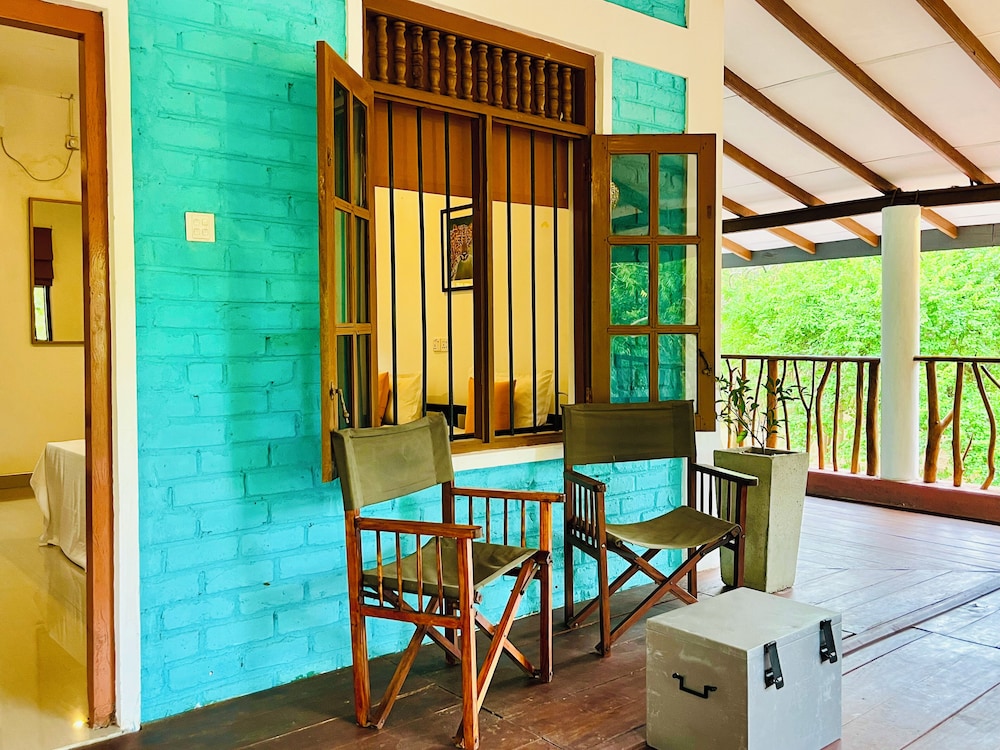 Funky Leopard Safari Lodge Bordering Yala National Park - Hostel
