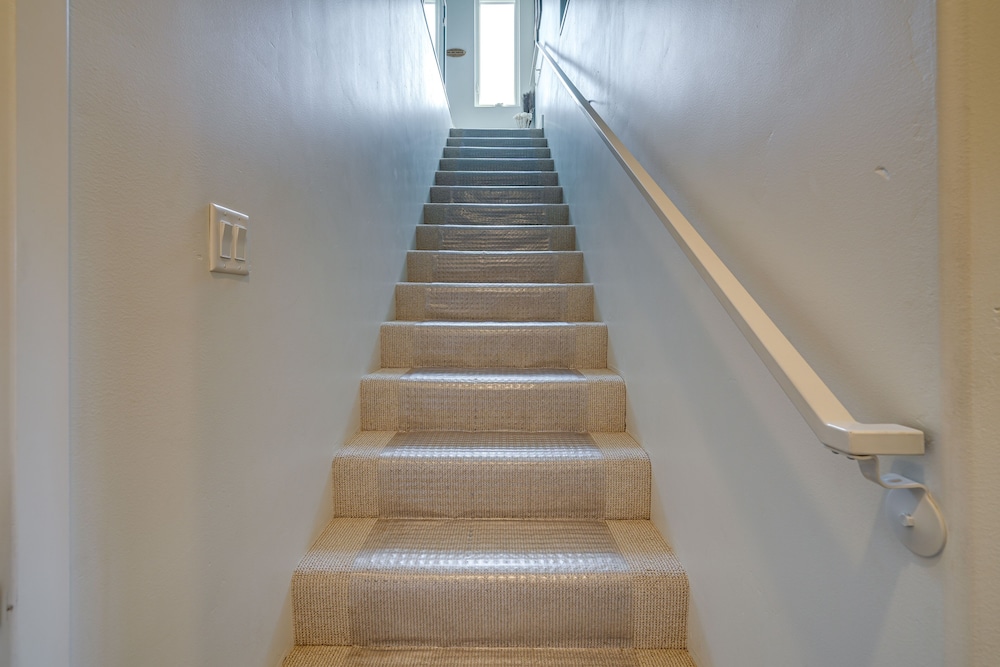 Half Moon Bay Vacations - Half Moon Bay Vacation Rental: 1 Mile to Beach! - Property Image 10