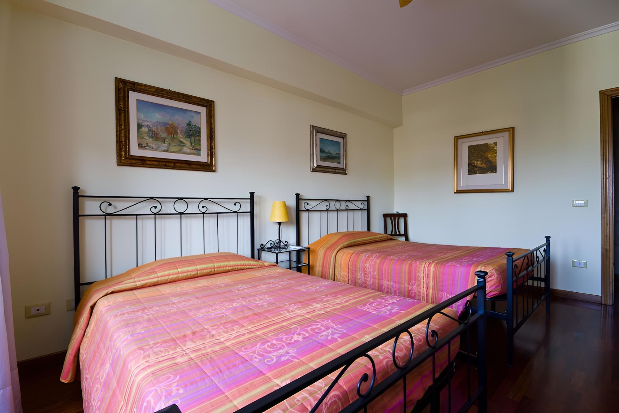 B&B Davila 25
