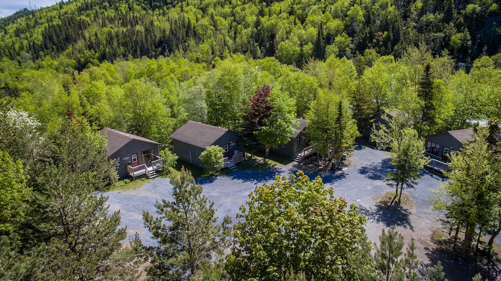 Georges Mountain Village
