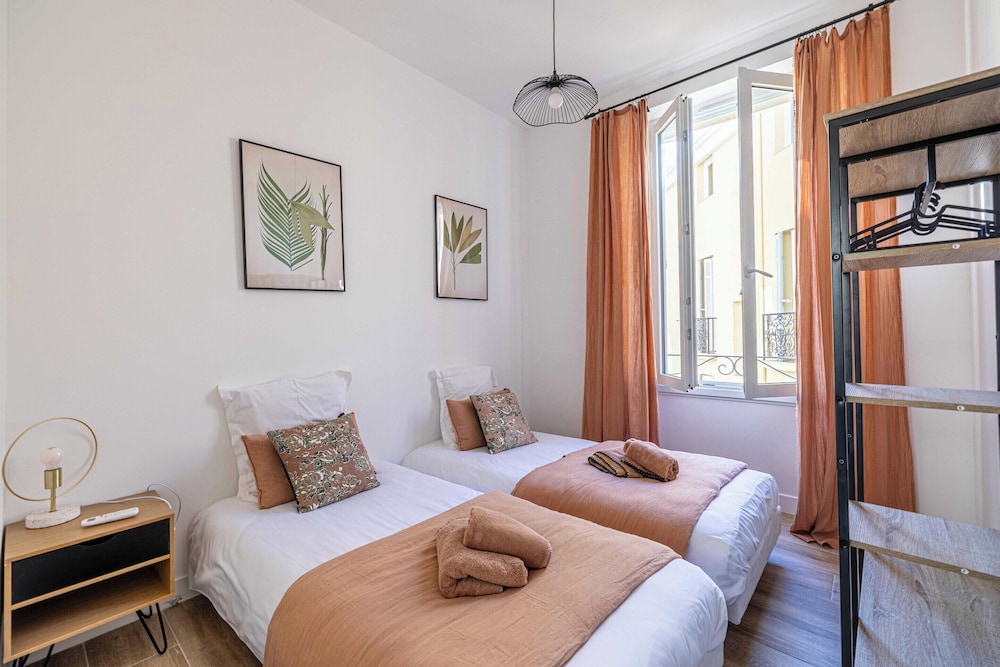 Sublime 2 Bedroom Apart.- Cannes Residential Area view 3
