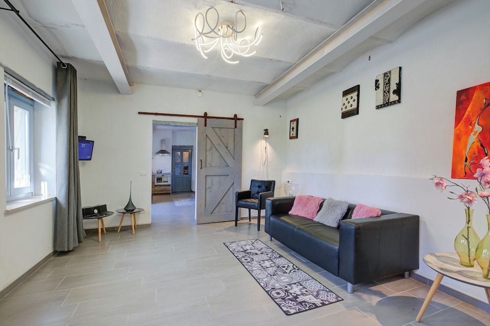 Bocca Al Lupo Apartments