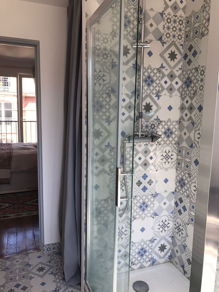 Lombards 2 Bedroom Citycosy
