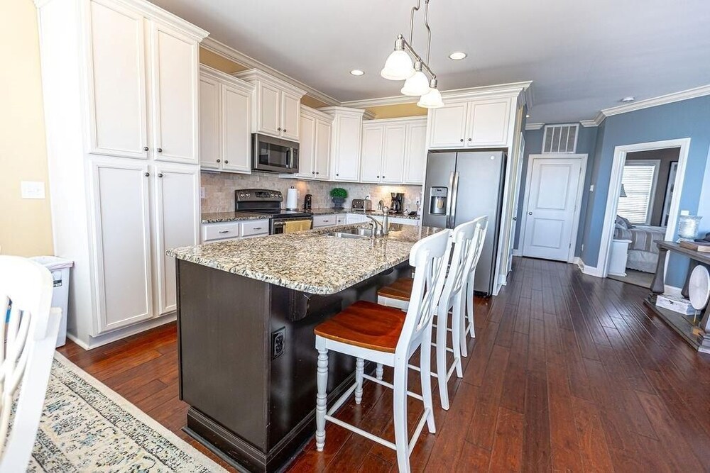 R & R By The Sea 4 Bedroom Home by RedAwning