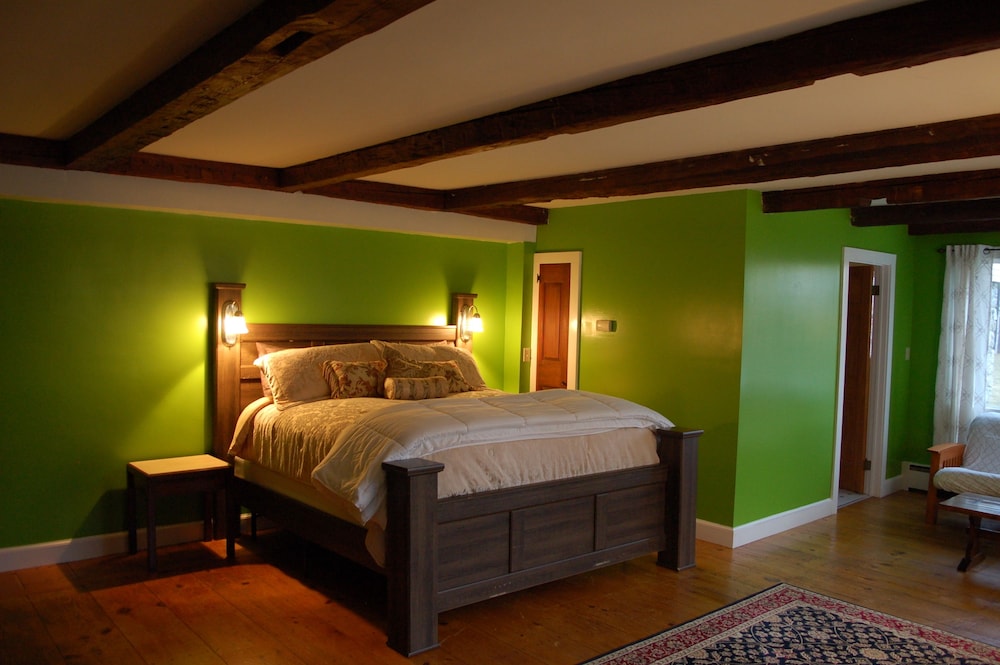 New Hampshire Mountain Inn