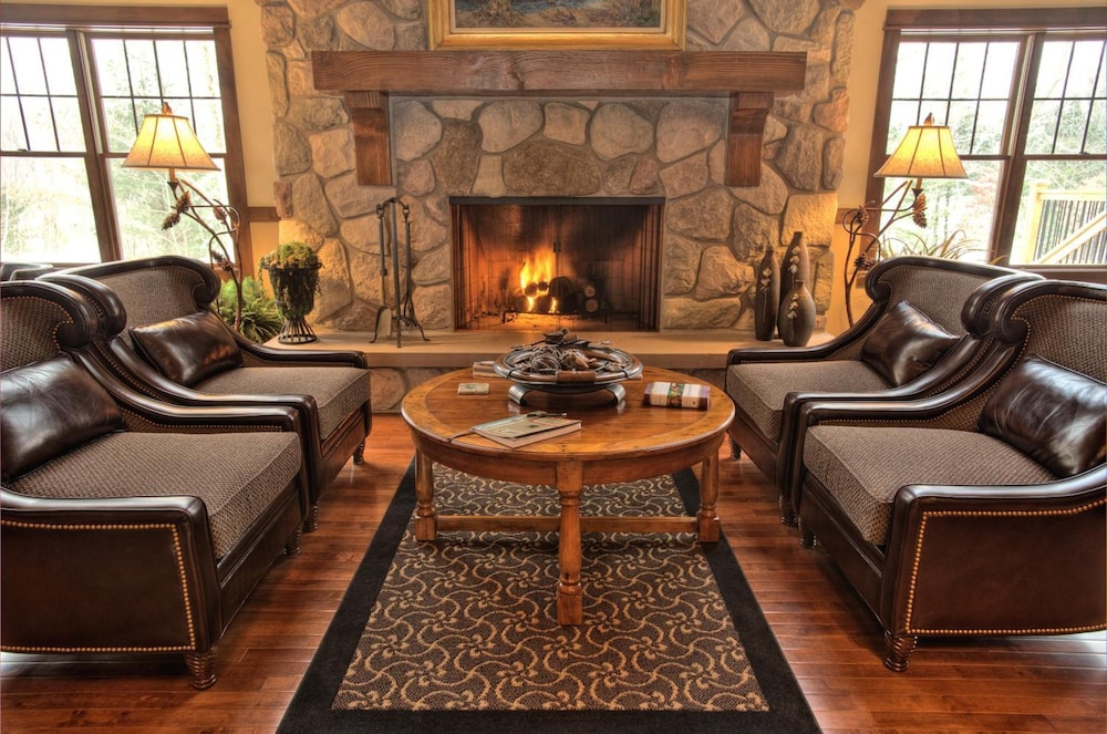 Rockwell Lake Lodge - Property Image 5