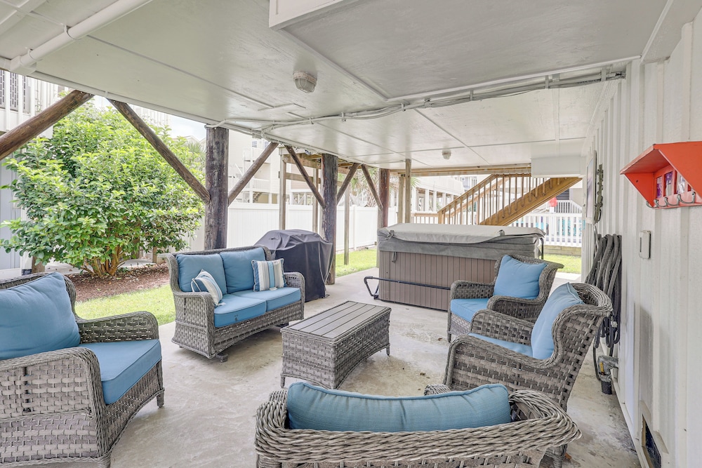 Unique A-frame Beach House: 'the Beacon at Oib'