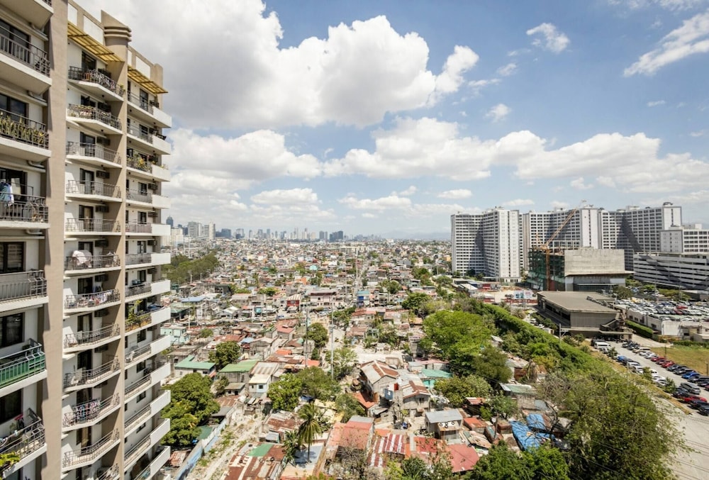 Lovely Skyview Haven -near BGC