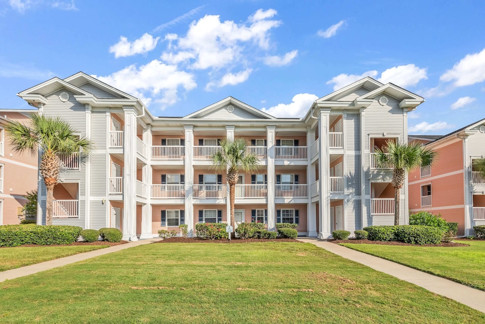 Stunning 2BR Condo at Waterway Village