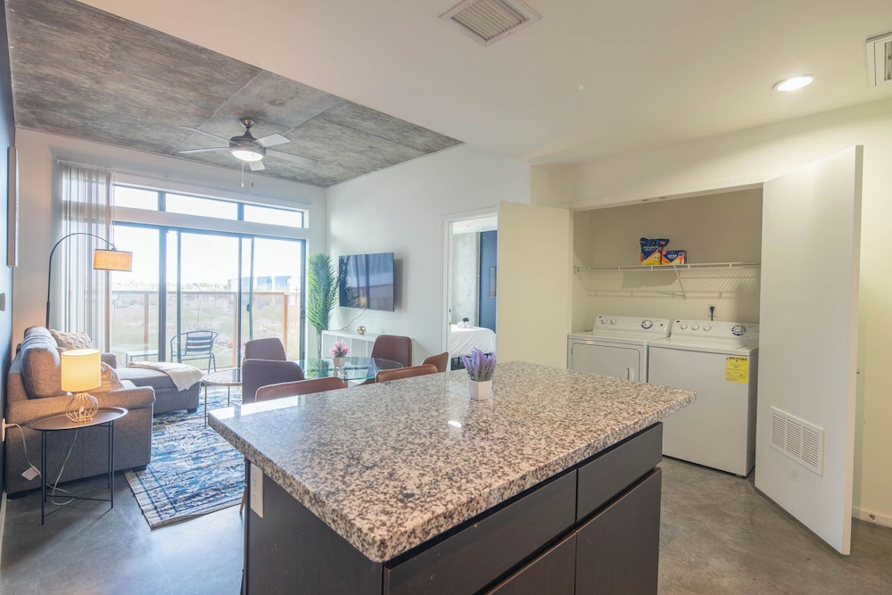 ROVE LIVING/KL - Roosevelt Point