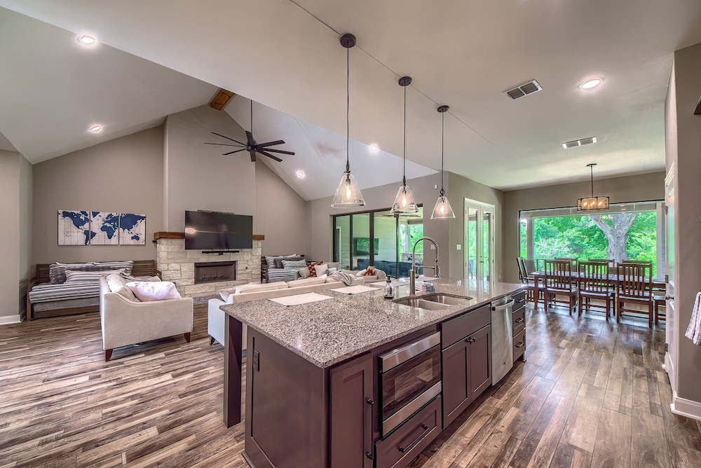 Cl 970 Water You Waiting For? 4 Bedroom Home