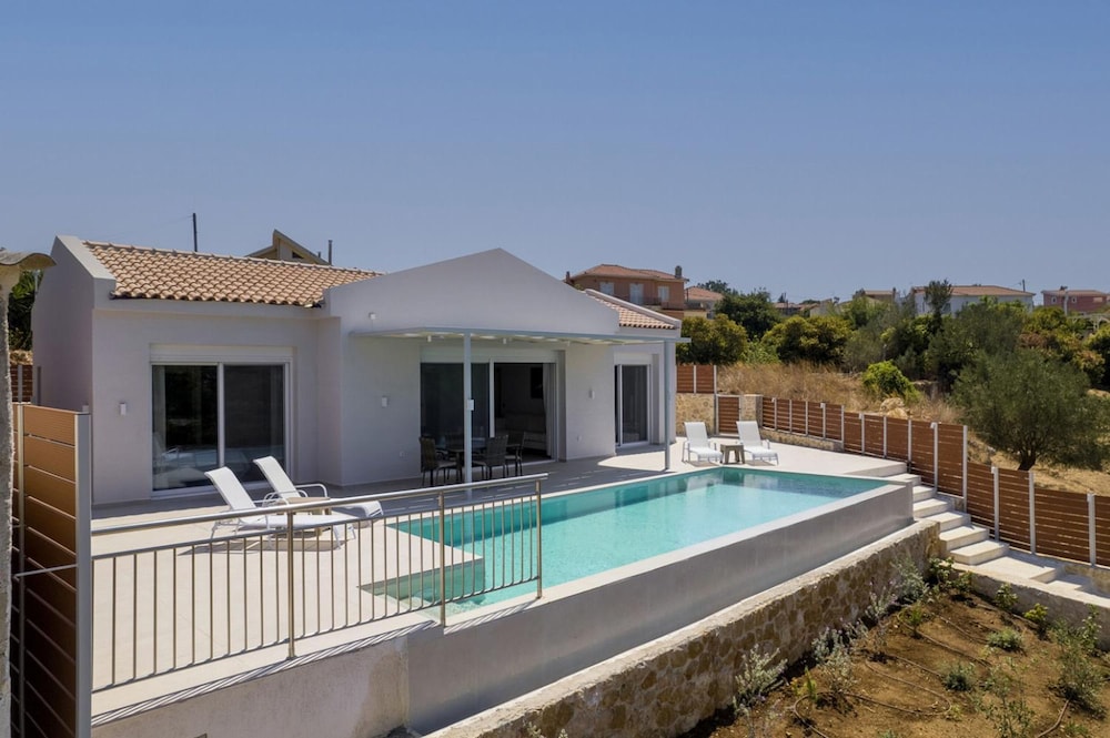 Casa di Pietra With 2 Bedrooms and 3 Bathrooms