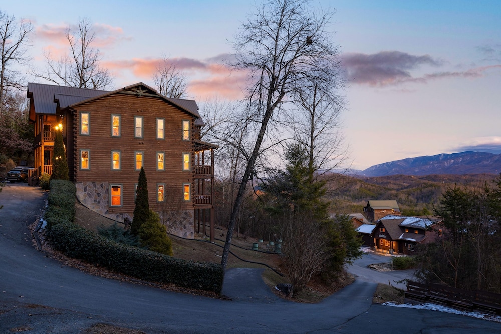 A View for All Seasons Luxe Smoky Mountain Cabin With Hot Tubs Game Room
