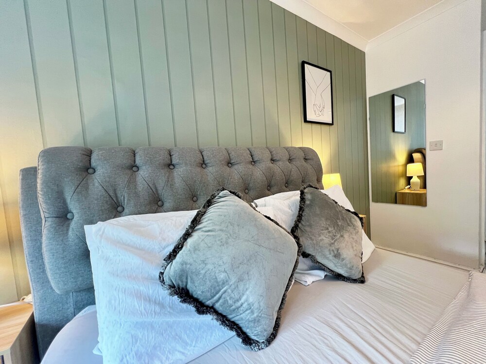London Oasis Apartment Escape