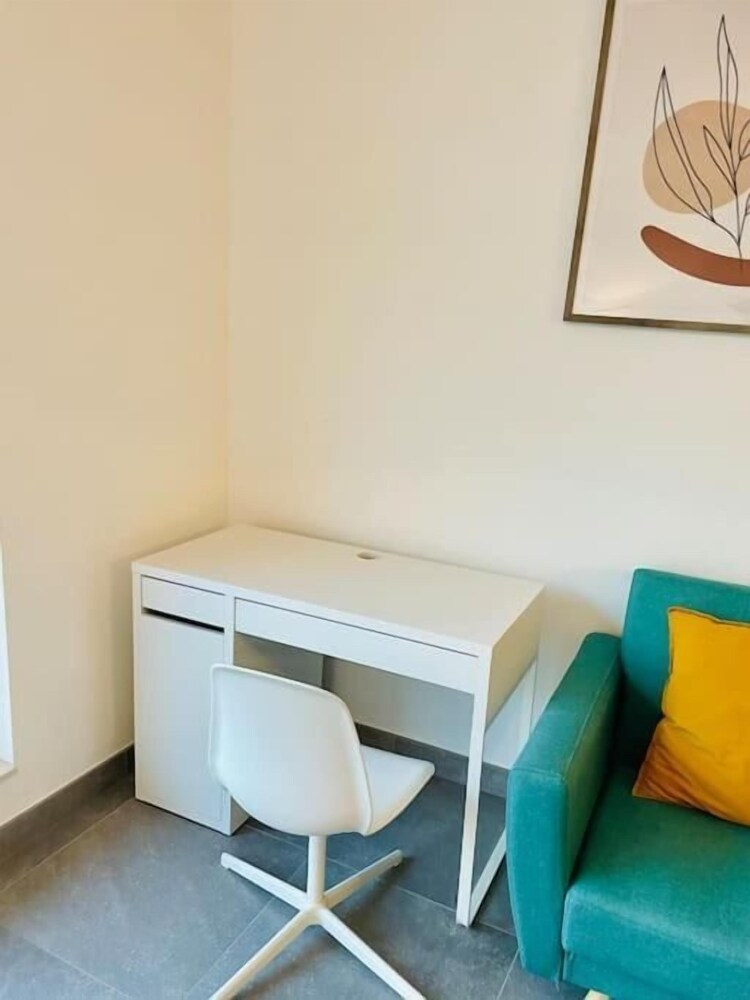 2 bedrooms in center - Terrace&Parking view 3