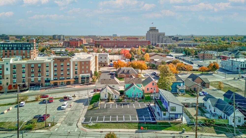 Indy Stadium Villas 711 T