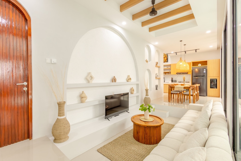 Stylish 3BR Villa La Greesa by OriVista