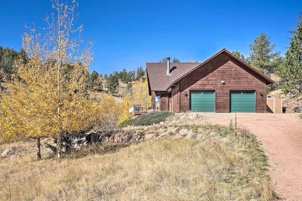 Mtn-view Cabin w/ Deck, 3 Mi to Cripple Creek! - Property Image 4