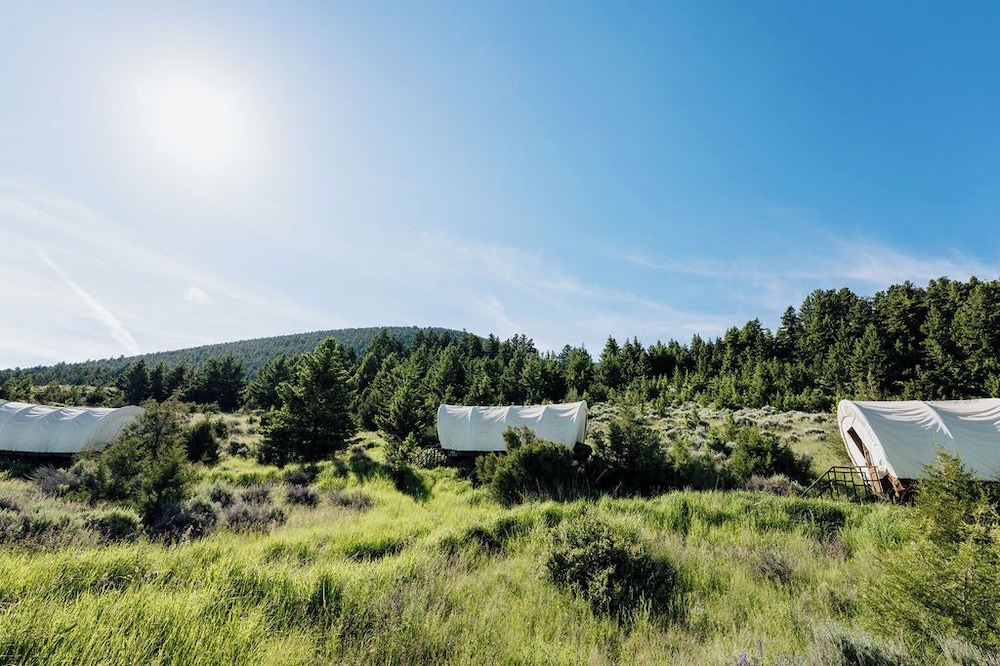 Chico Hot Springs Resort & Day Spa