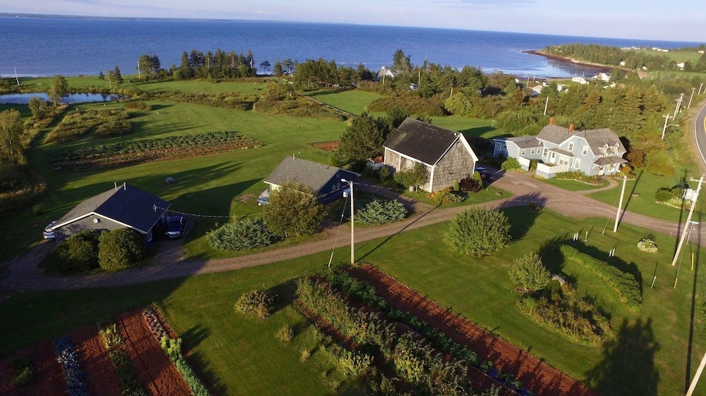Amherst Shore Country Inn