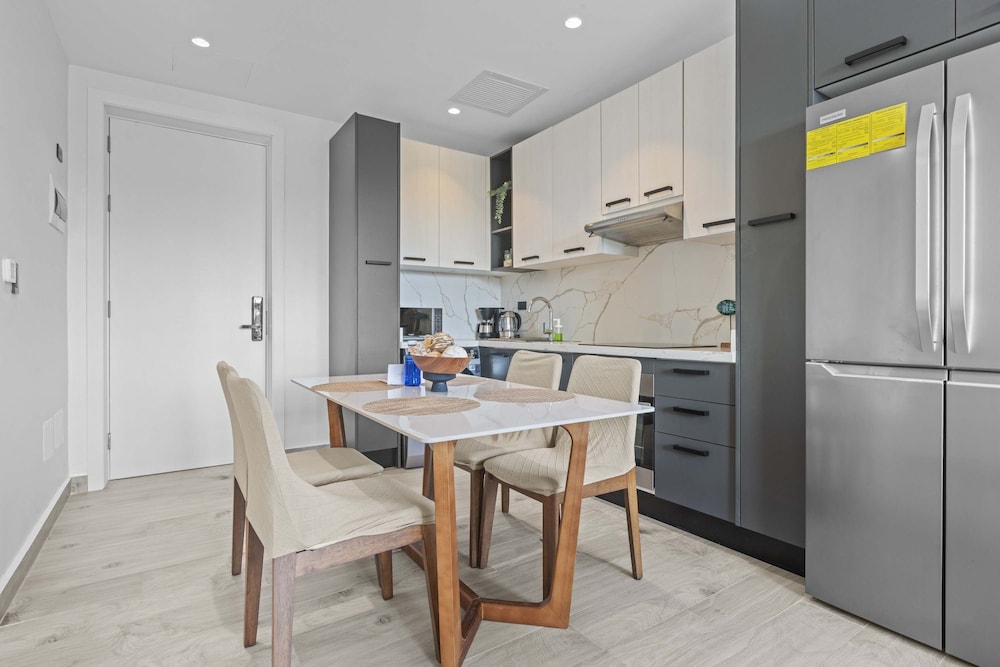 NOK Modern 2BR at The Towers by Vistacana