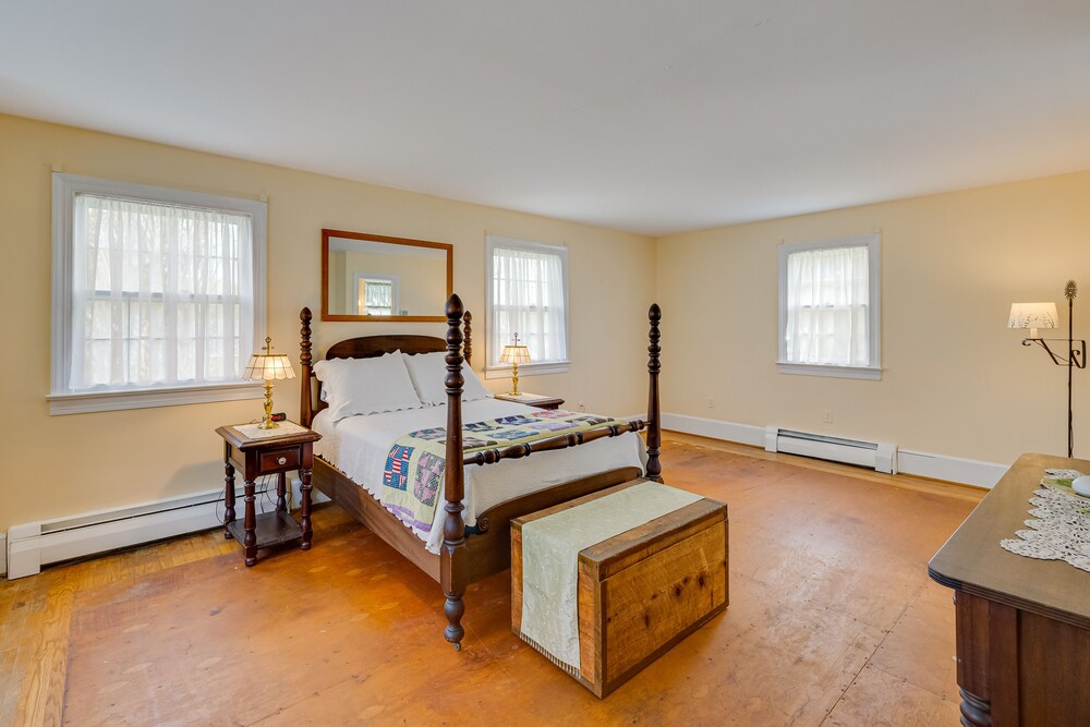 Country Getaway in Kinsale: Sunroom, Pond Access! view 5