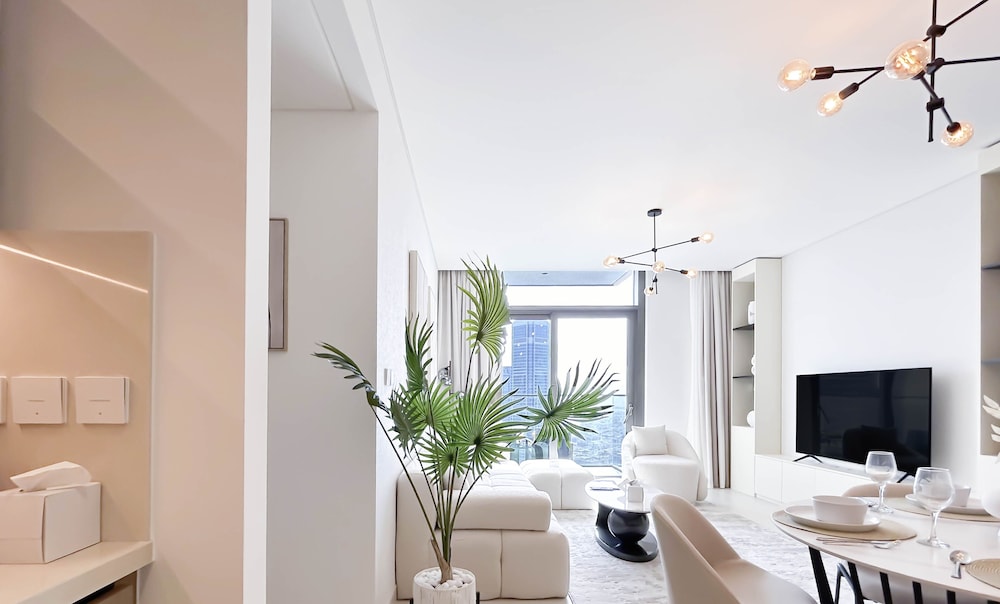 Luxurious 2B Apartment at Burj Crown Downtown