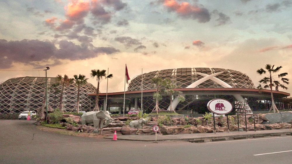 Royal Safari Garden Resort & Convention