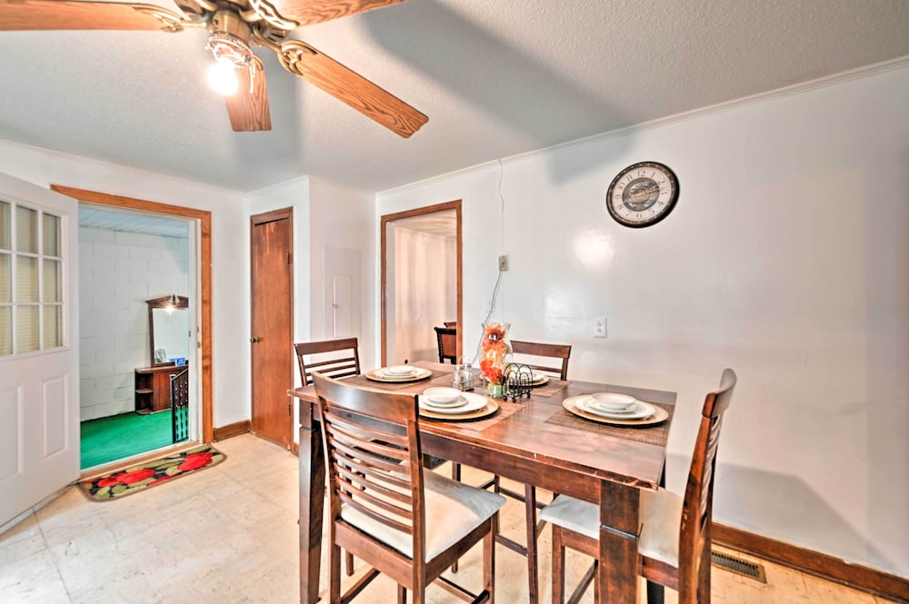 Blounts Creek House w/ Yard - Pets Welcome!