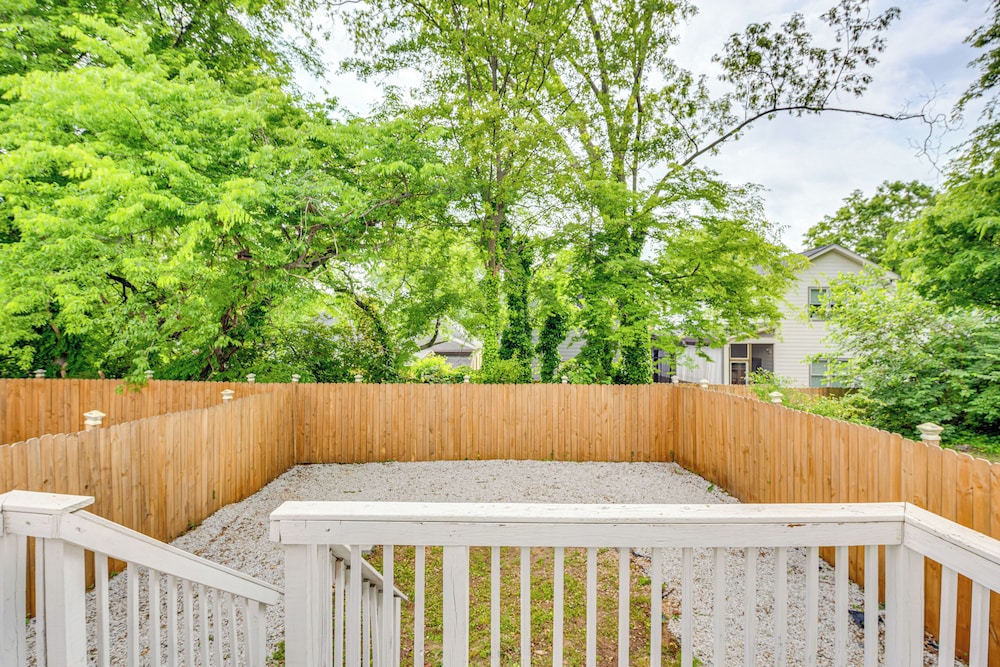 2 Mi to Dtwn: Family-friendly Atlanta Retreat!