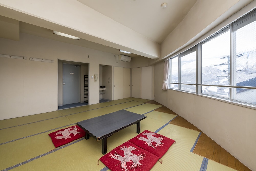 HOTEL ALPHASTAR iwappara
