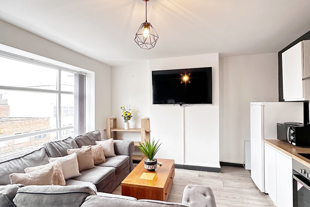 Willow Suite - 3br - Sleeps 8 - Central Blackpool