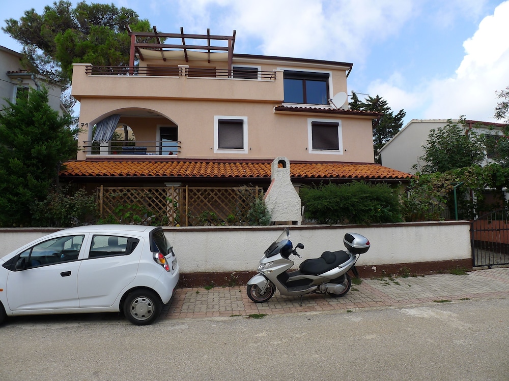 Apartment for 3 Persons With Beautiful Terrace view 4