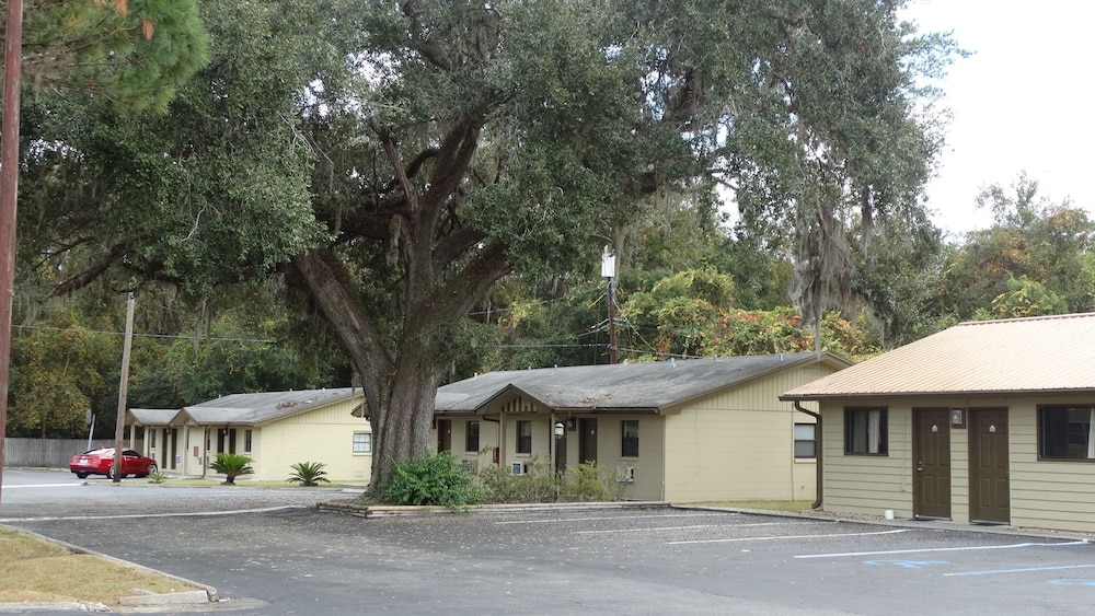 Budget Inn