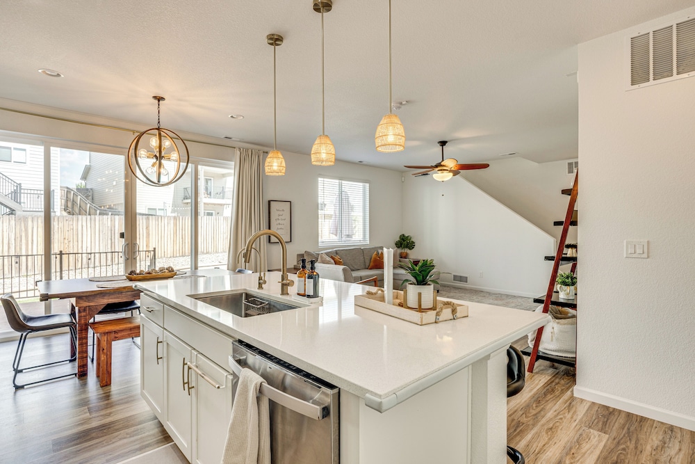 Bright Colorado Springs Home, 10 Mi to Dtwn!